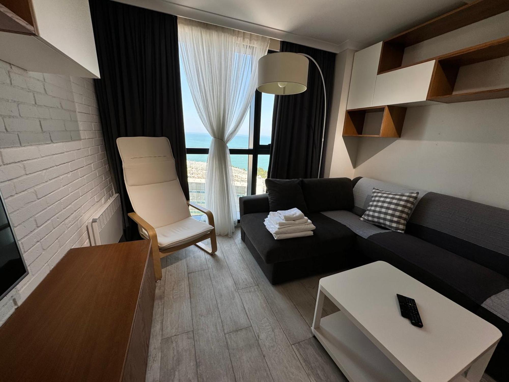 Apartment In Porta Batumi Tower Buitenkant foto