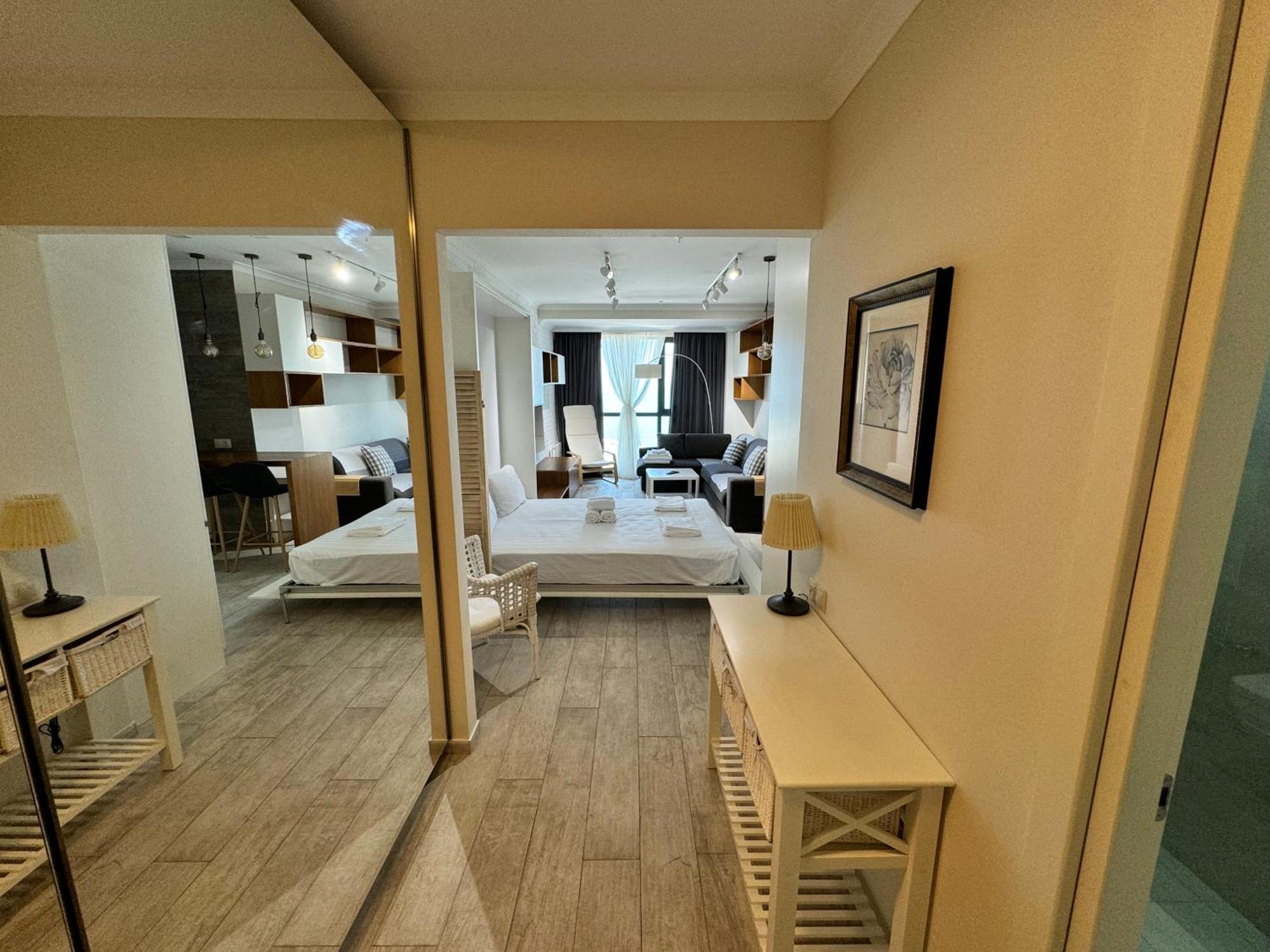 Apartment In Porta Batumi Tower Buitenkant foto